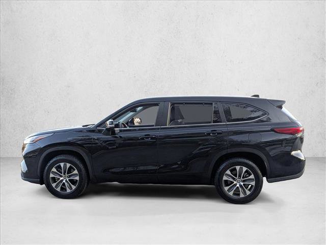 Used 2023 Toyota Highlander XLE image 9
