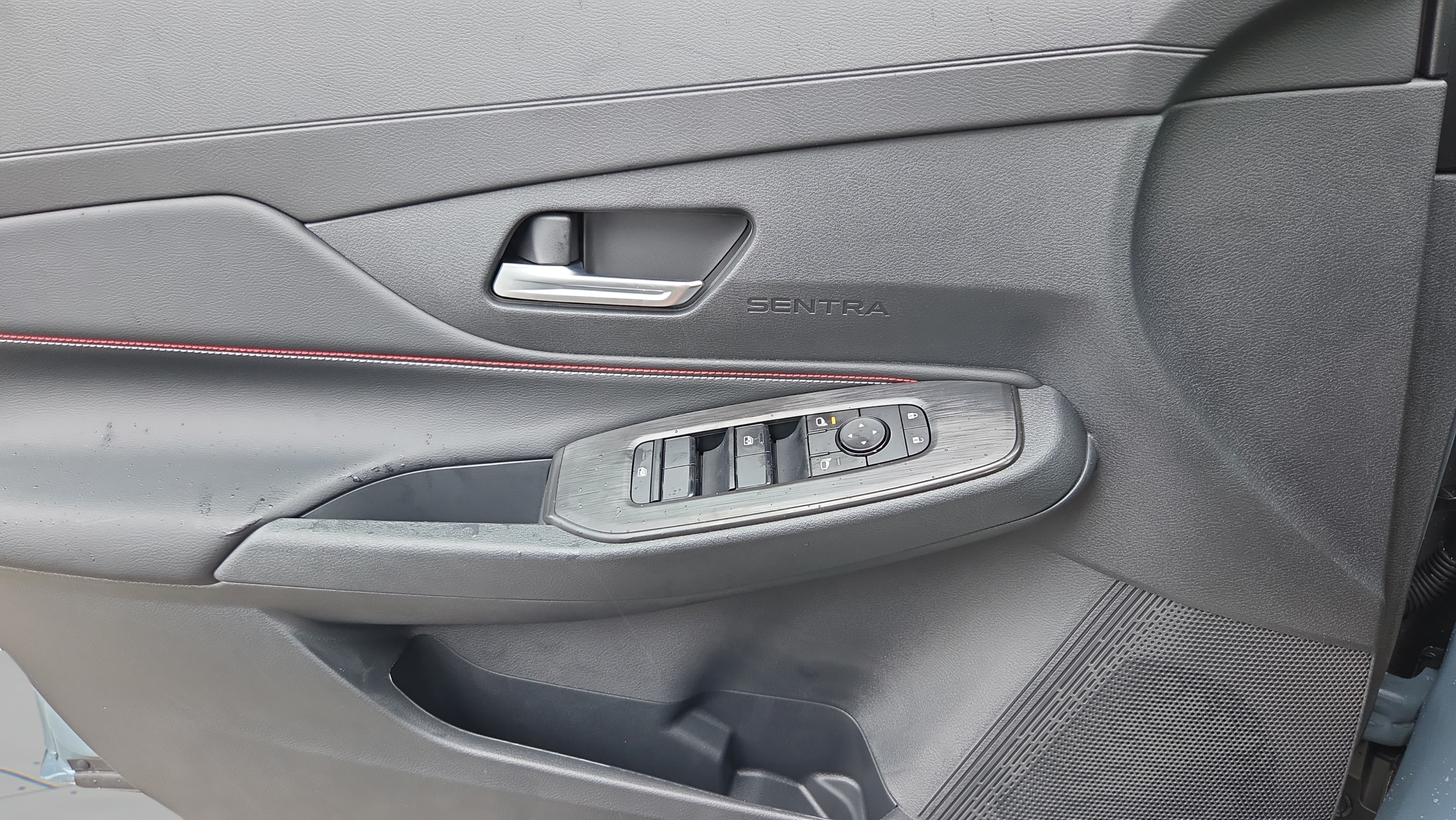 New 2027 Nissan Sentra SR w/ Floor Mat Package FWD image 31
