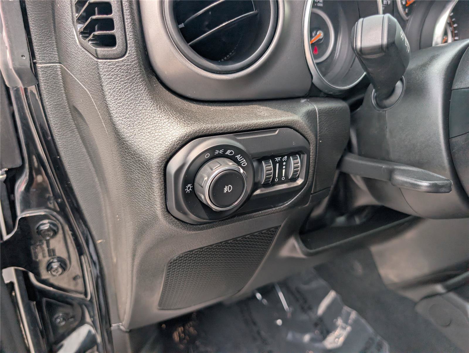 Used 2022 Jeep Wrangler Sport AWD/4WD image 15