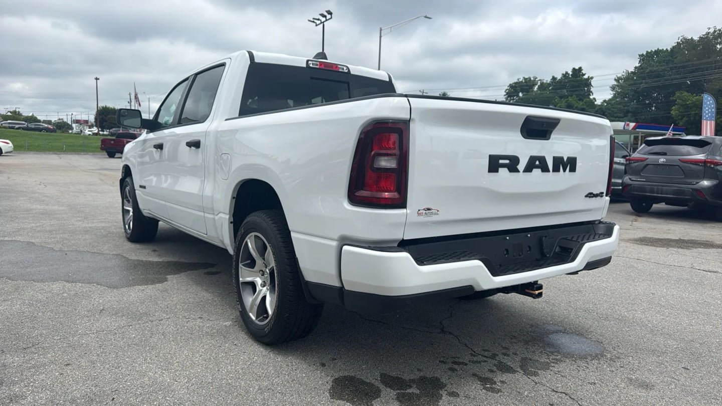 Used 2025 RAM 1500 Tradesman AWD/4WD image 3