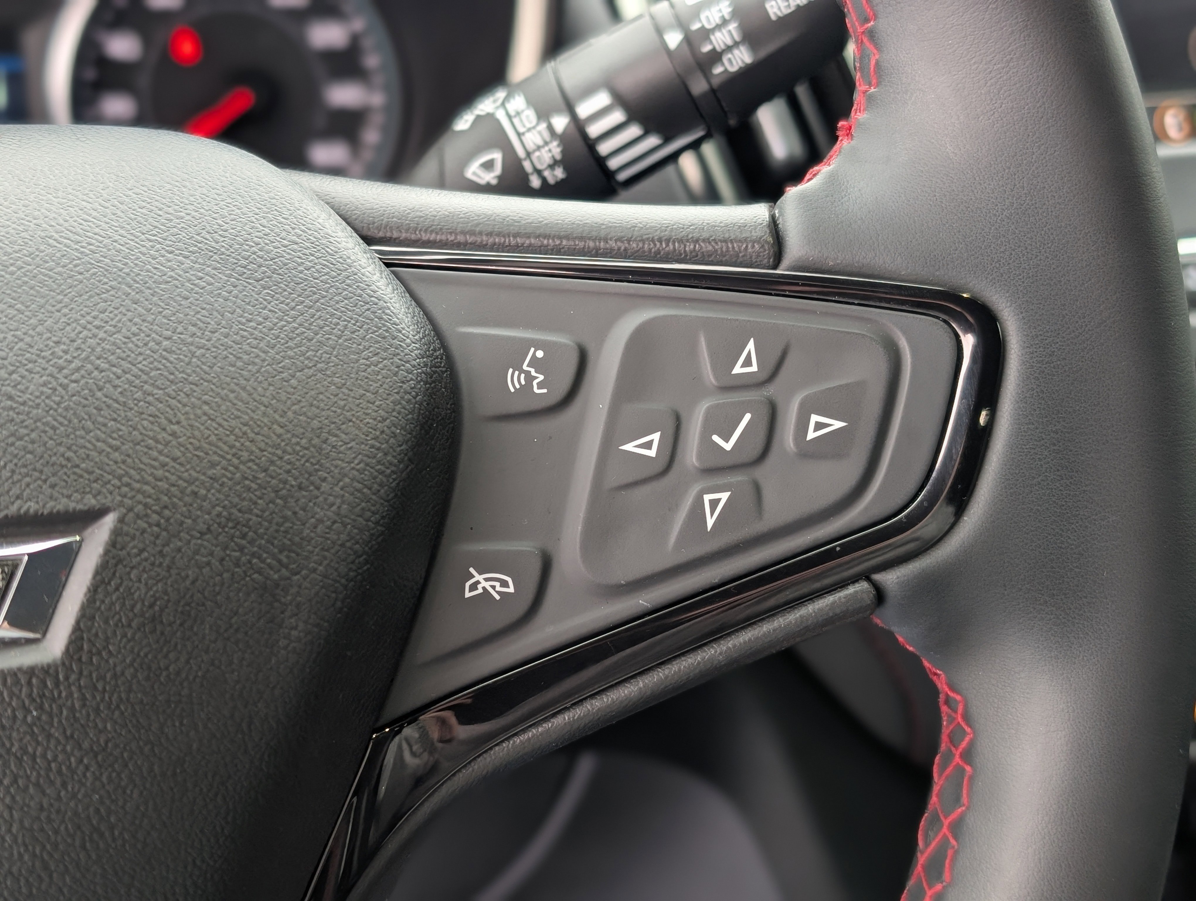 Used 2023 Chevrolet Equinox RS image 18