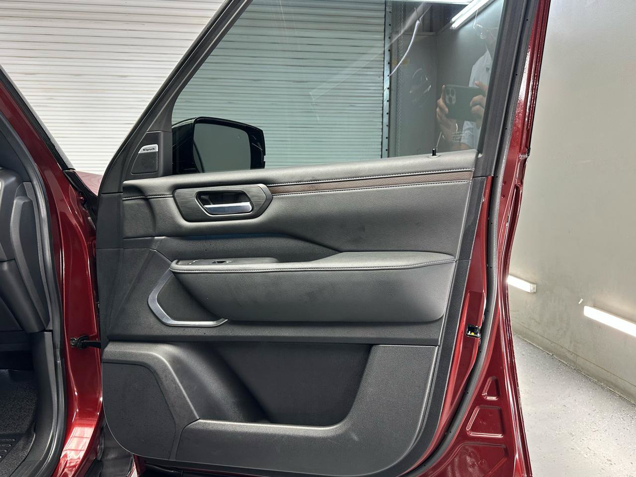 Used 2025 Nissan Armada Platinum w/ Convenience Package RWD image 16