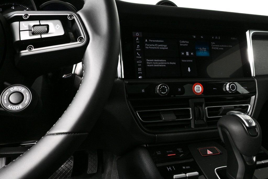 Certified 2026 Porsche Macan AWD/4WD image 12