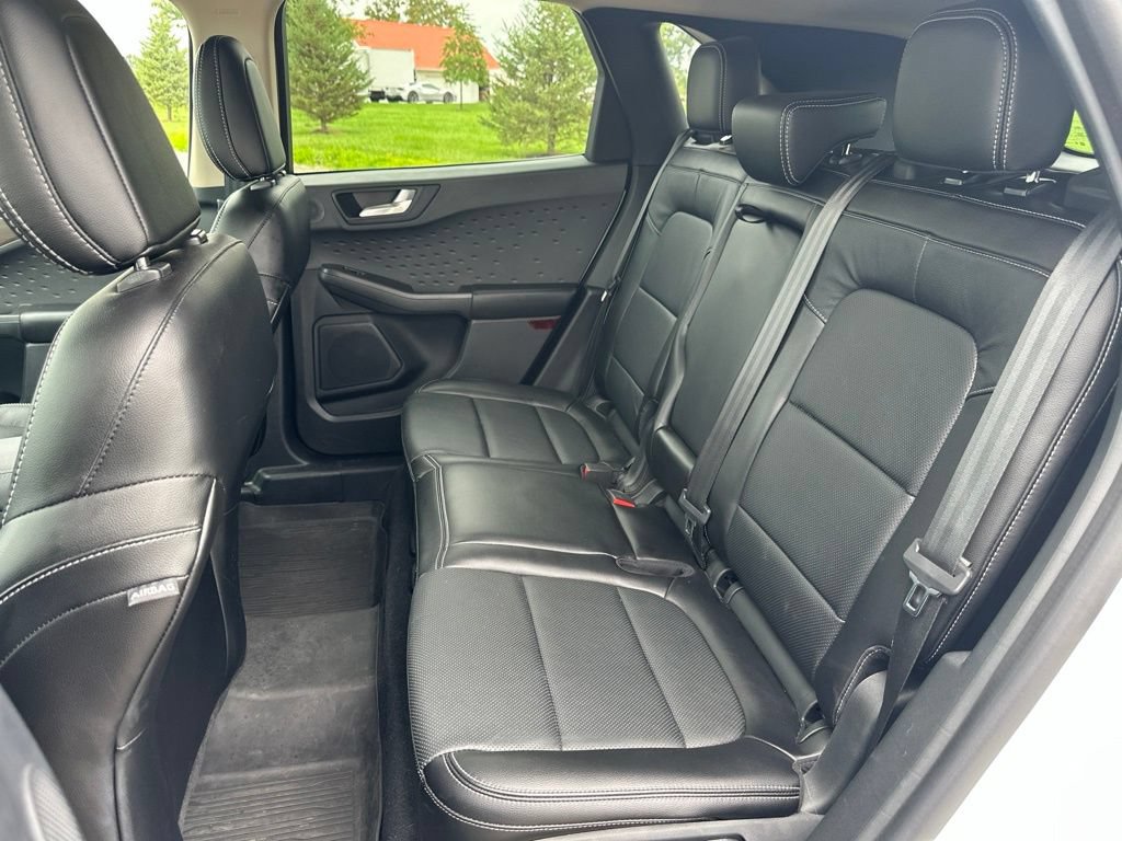 Used 2020 Ford Escape Titanium w/ Titanium Premium Package 2.0 AWD/4WD image 15