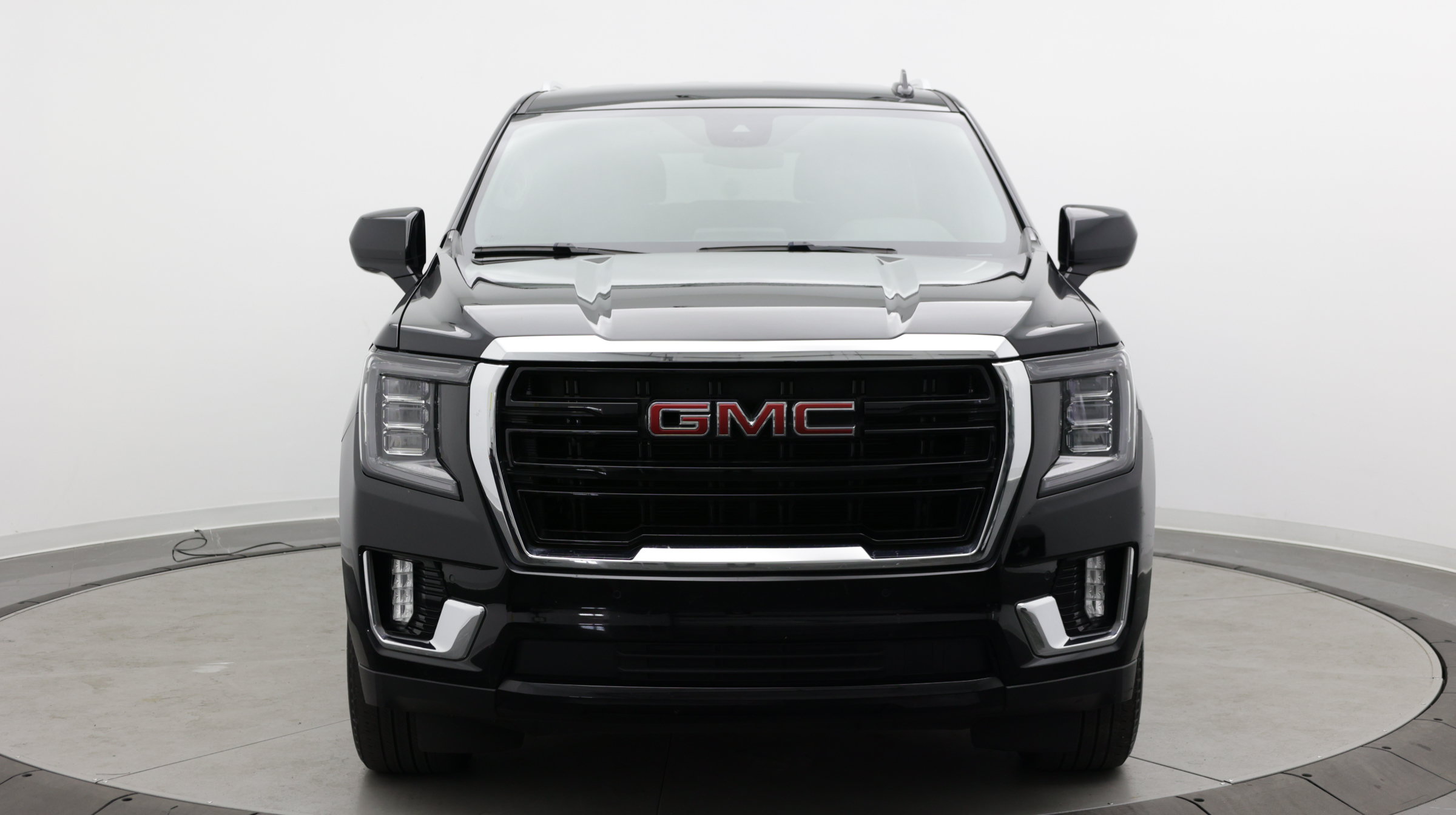 Used 2024 GMC Yukon XL SLE w/ Gmc Pro Safety Plus Package RWD image 2