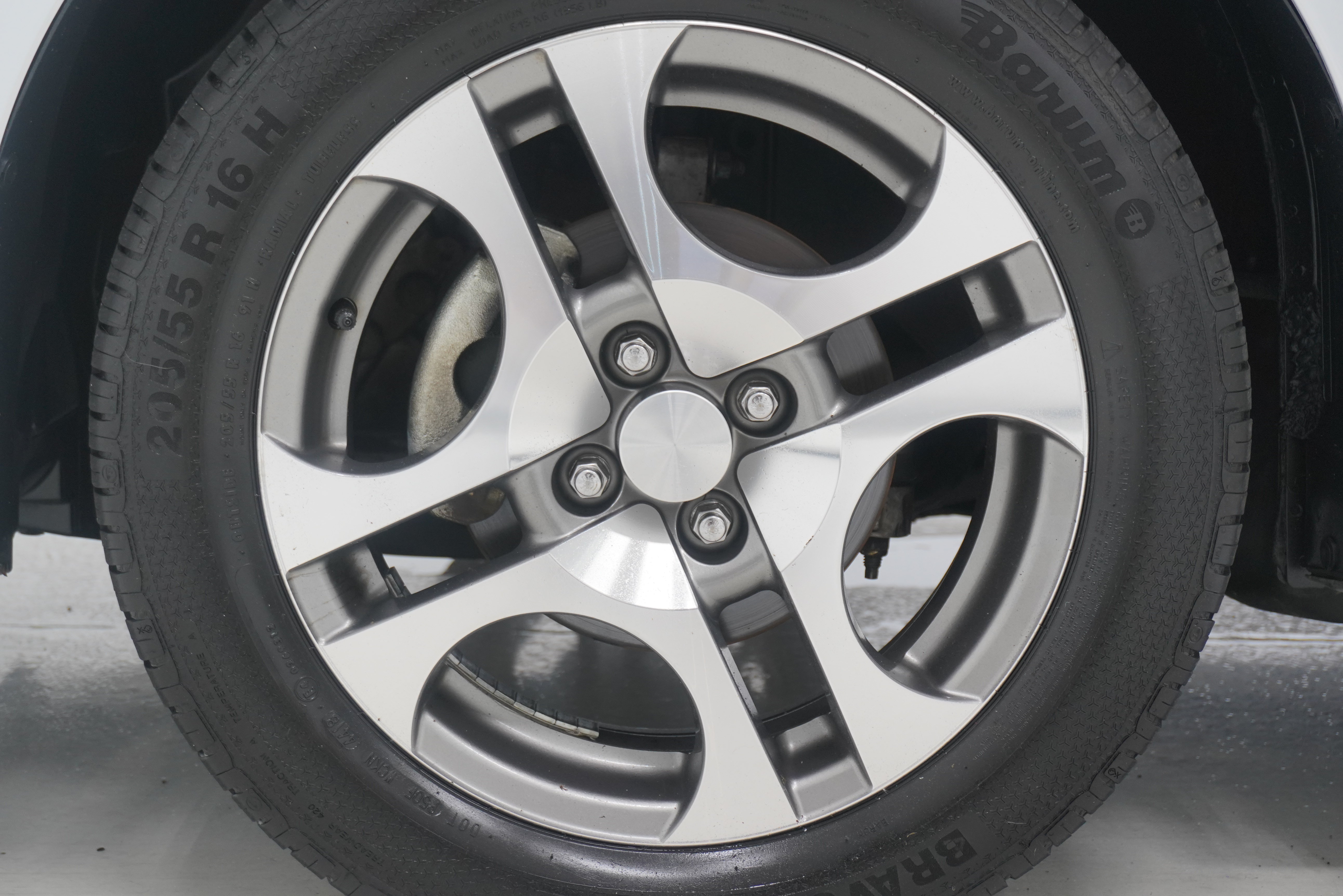 Used 2005 Saturn ION Level 3 w/ Travel Pkg FWD image 21