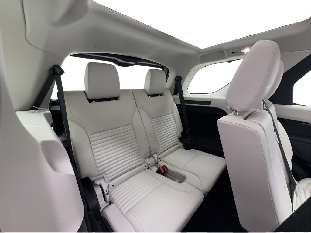 Used 2025 Land Rover Discovery S AWD/4WD image 31