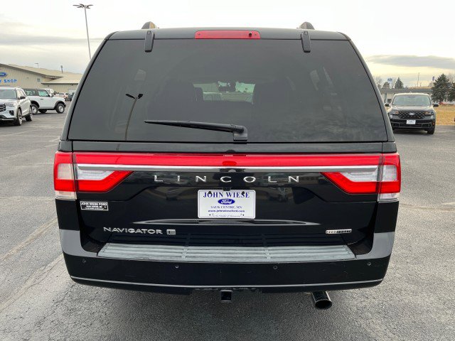 Used 2015 Lincoln Navigator L 4WD w/ Equipment Group 101A Reserve image 4