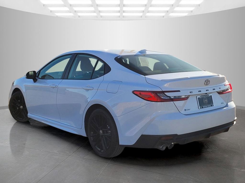 Used 2025 Toyota Camry SE image 6