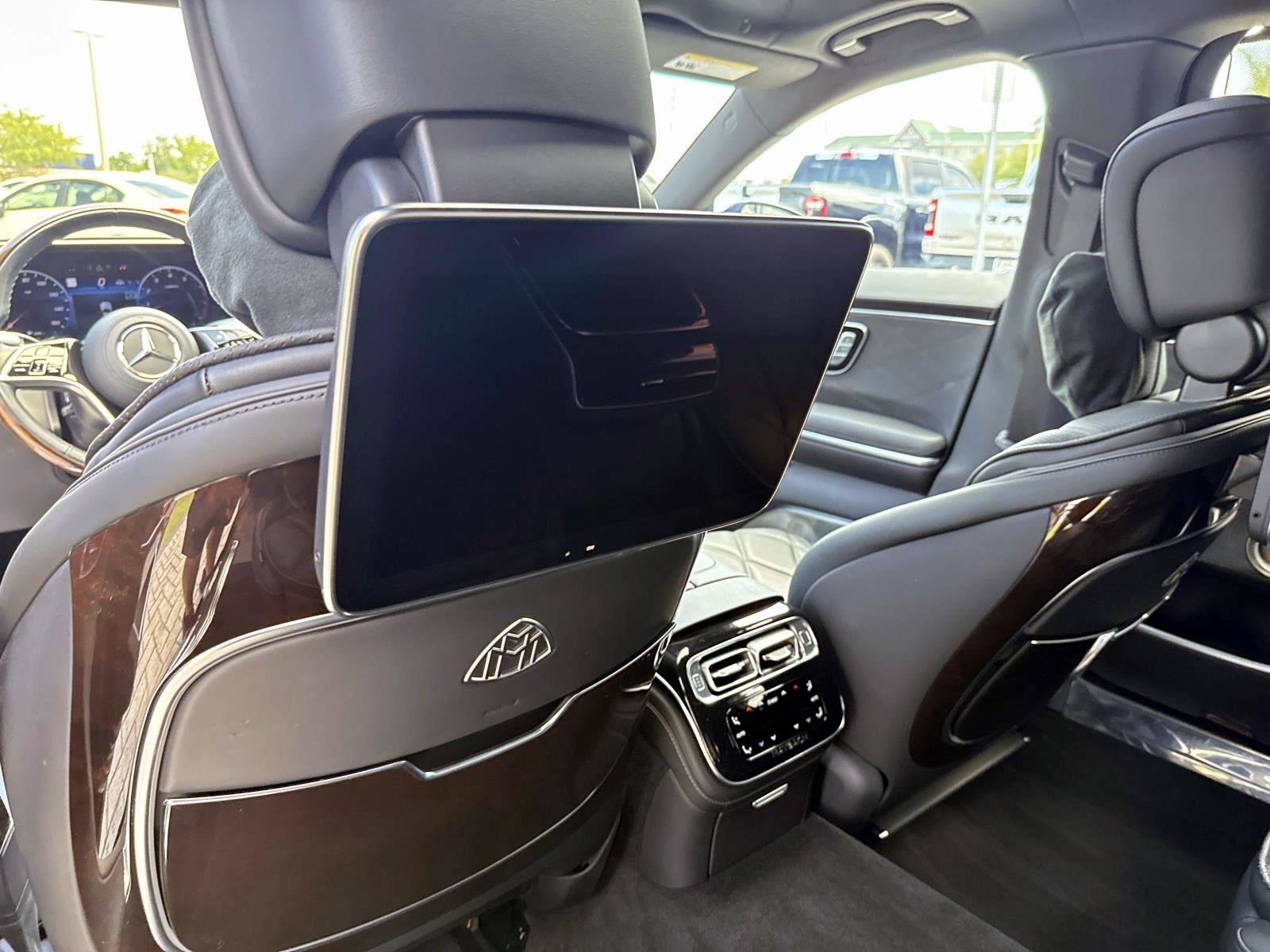 Certified 2024 Mercedes-Benz Maybach S 680 4MATIC image 17
