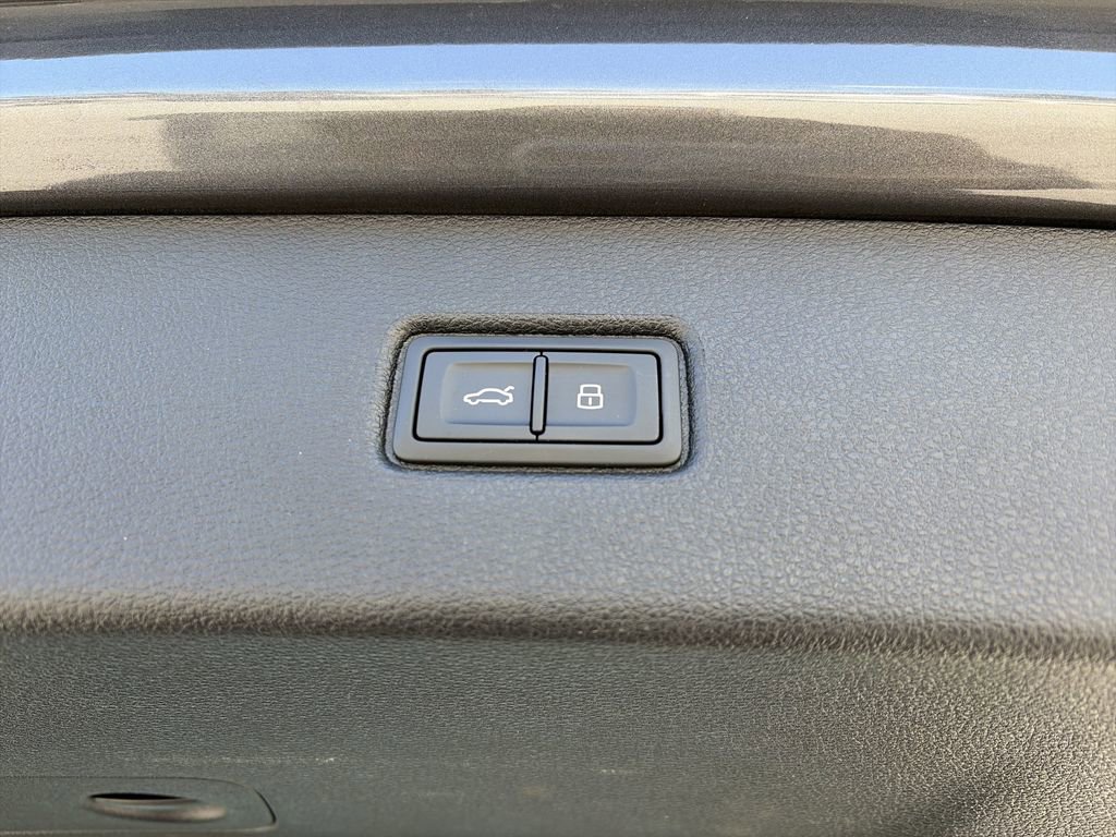 Used 2023 Audi Q7 2.0T Premium Plus w/ Premium Plus Package image 23