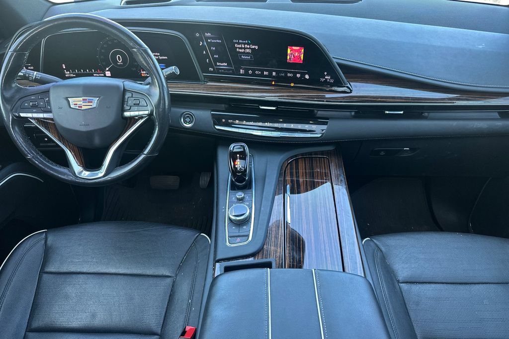 Certified 2021 Cadillac Escalade ESV Premium Luxury w/ Driver Assist Tech Package AWD/4WD image 15