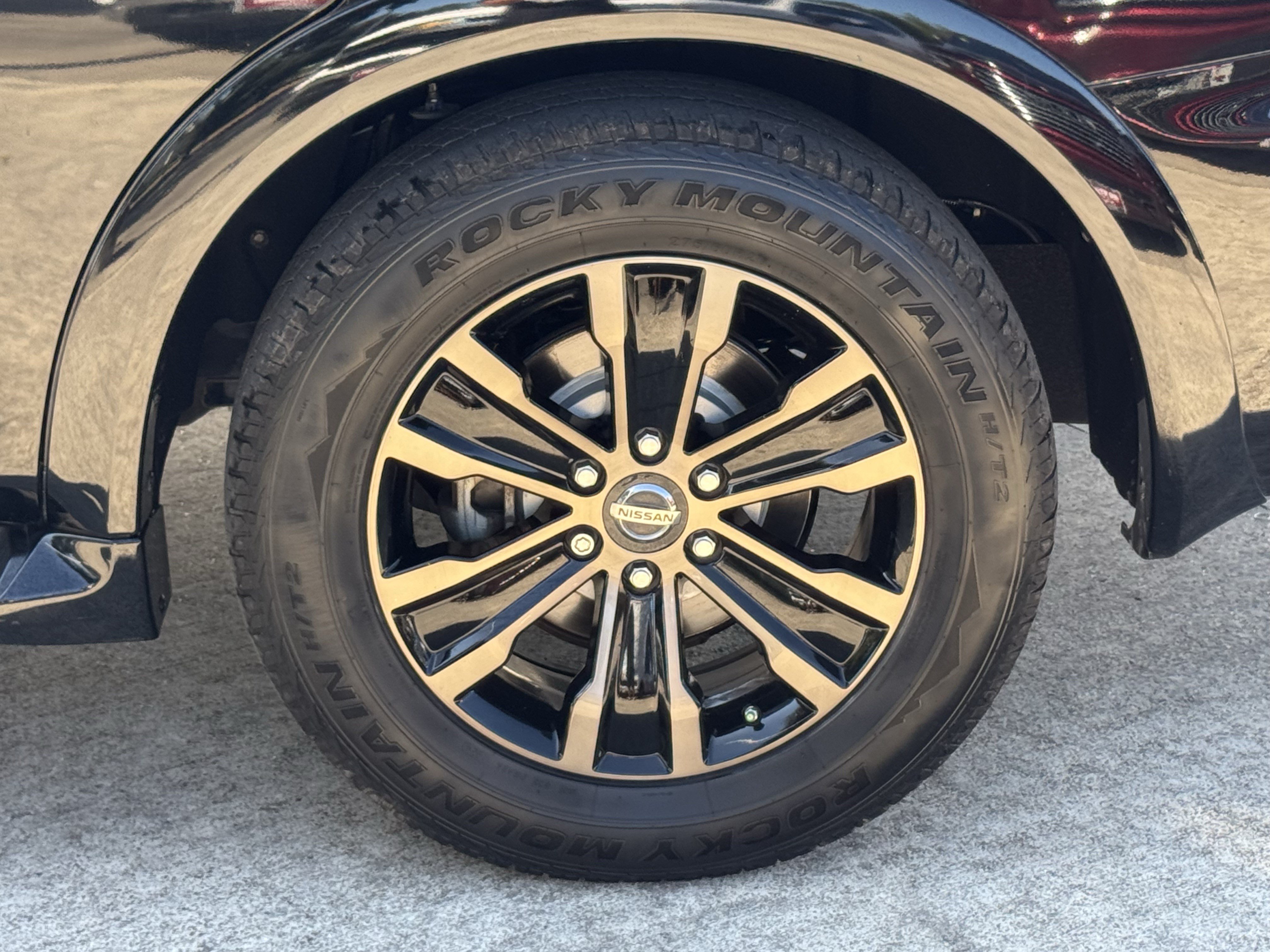 Used 2020 Nissan Armada Platinum w/ Captain's Chairs Package RWD image 8