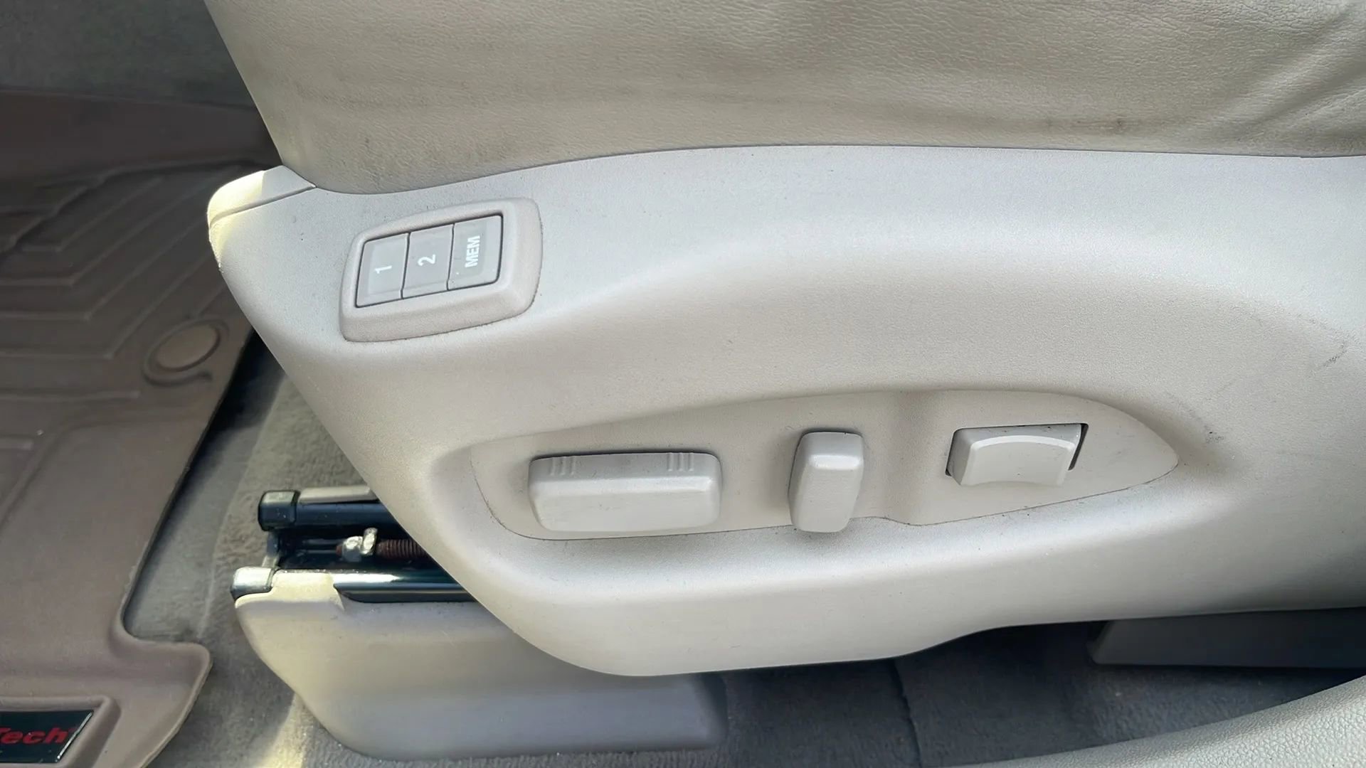 Used 2015 Cadillac SRX Performance w/ Driver Awareness Package image 19