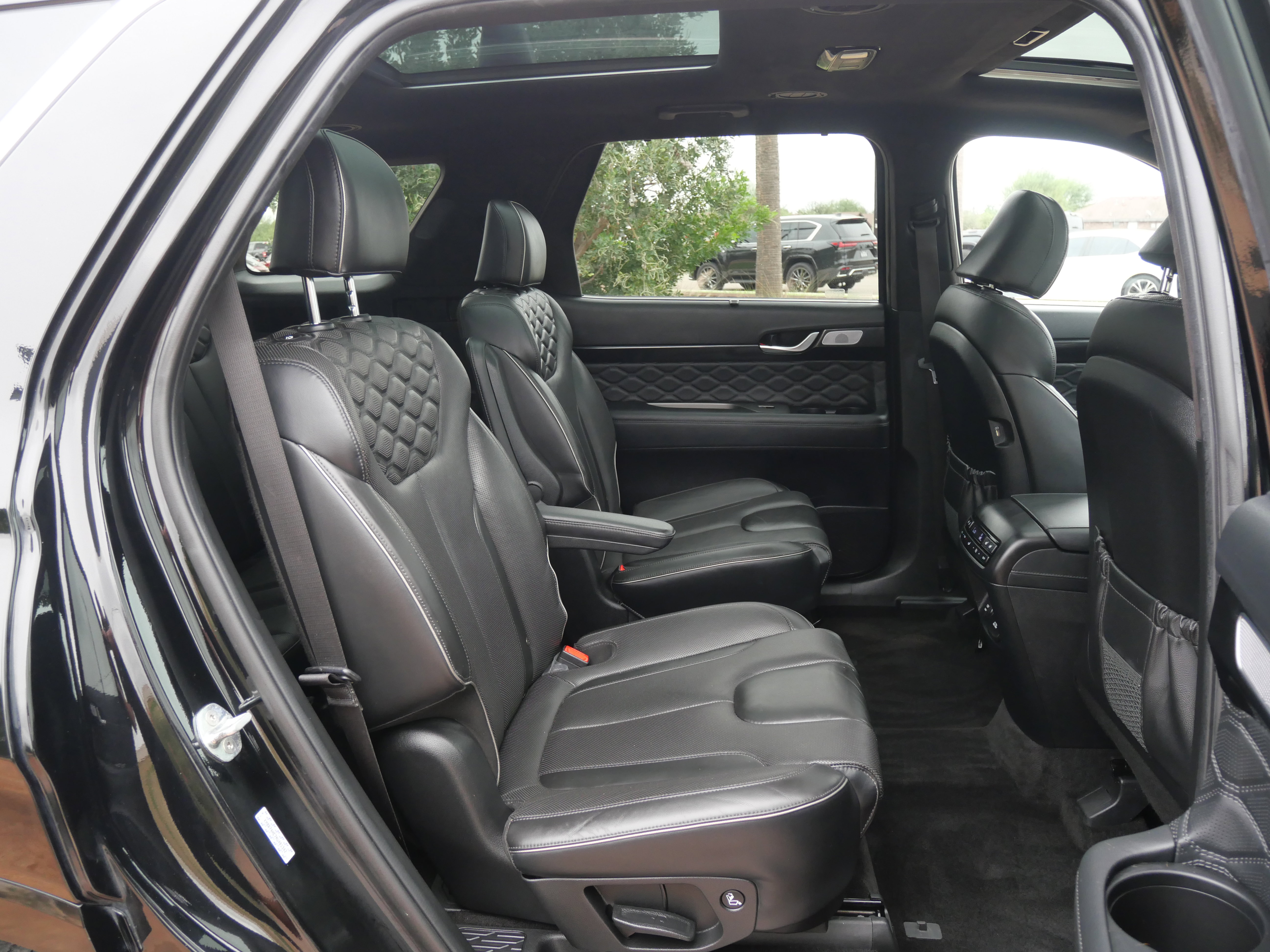 Used 2022 Hyundai Palisade Calligraphy image 15