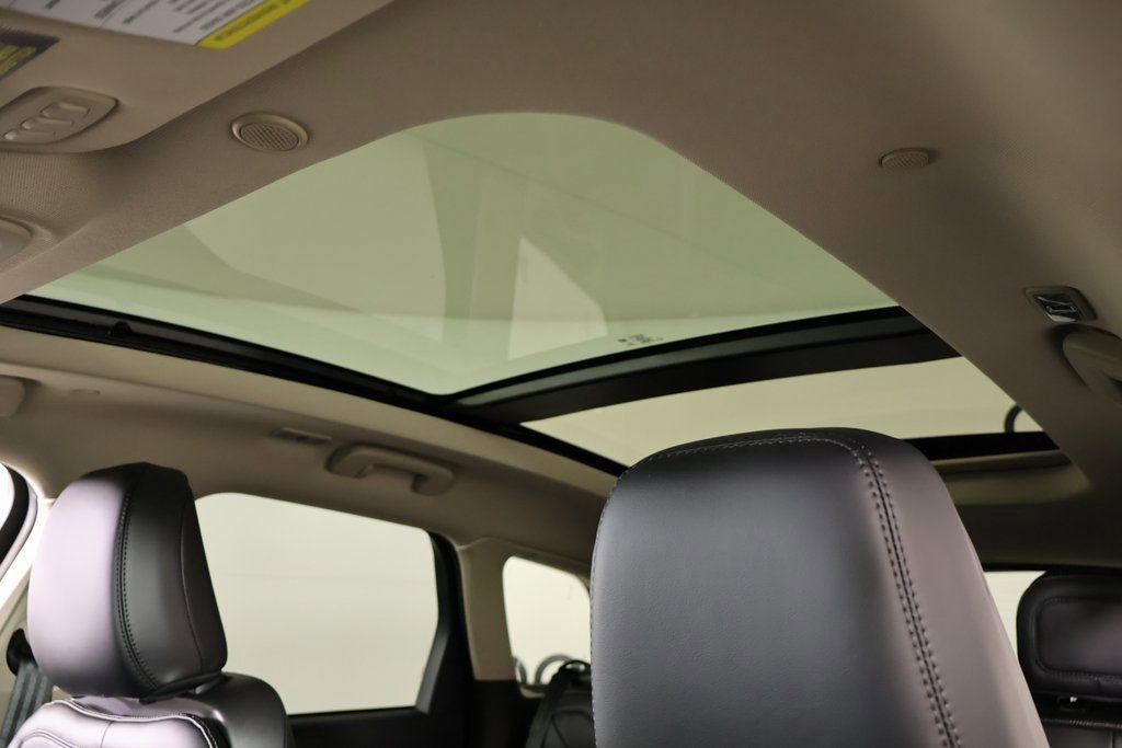 New 2026 Lincoln Corsair Reserve w/ Jet Appearance Package FWD image 16