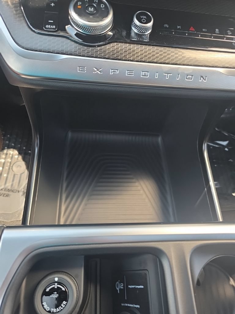 New 2027 Ford Expedition Platinum w/ Stealth Performance Package AWD/4WD image 25