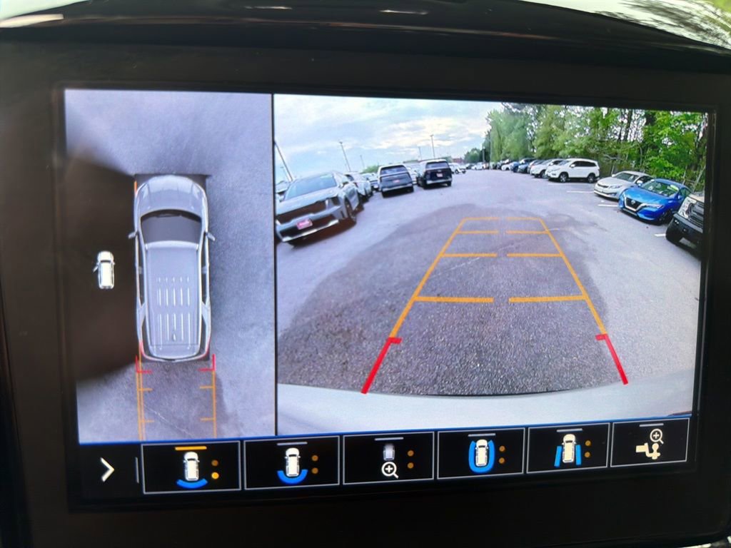 Used 2021 Chevrolet Traverse RS image 19