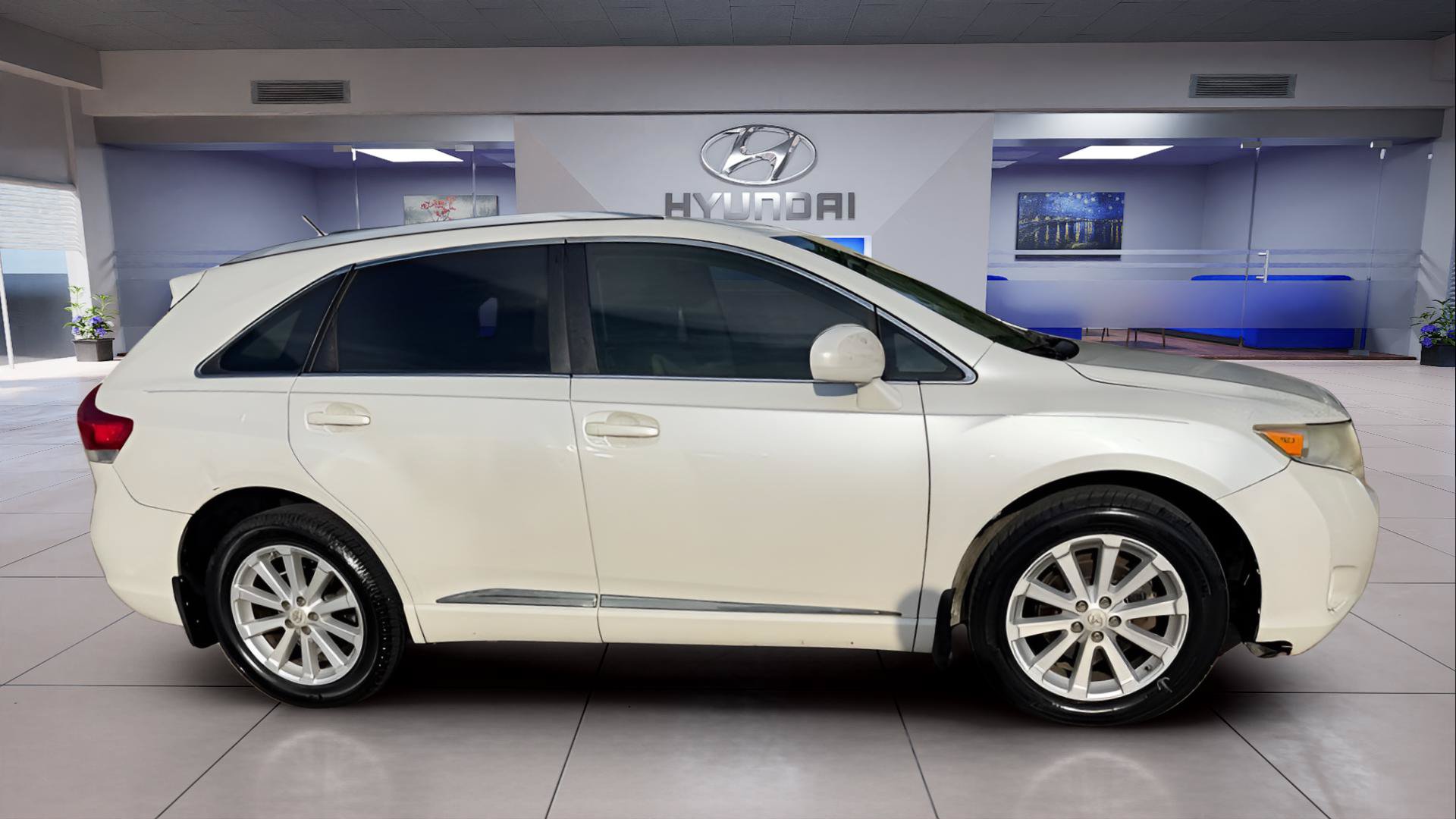 Used 2012 Toyota Venza LE w/ LE Convenience Pkg FWD image 2