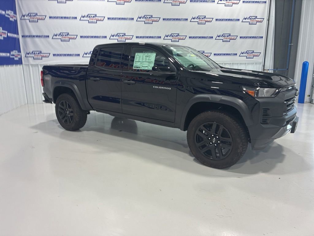 New 2025 Chevrolet Colorado Trail Boss w/ Midnight Edition AWD/4WD image 14