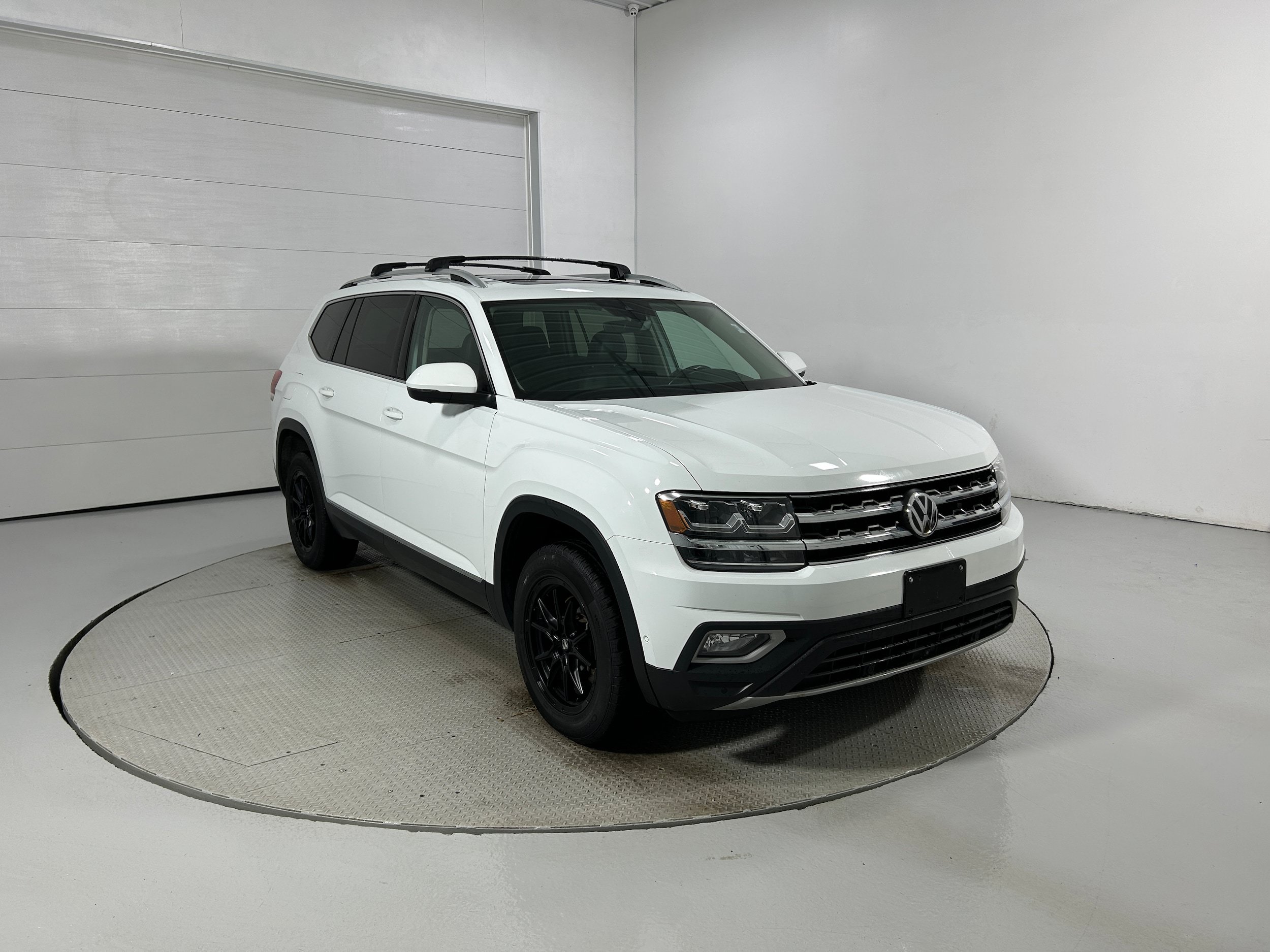 Used 2019 Volkswagen Atlas SEL Premium AWD/4WD image 2