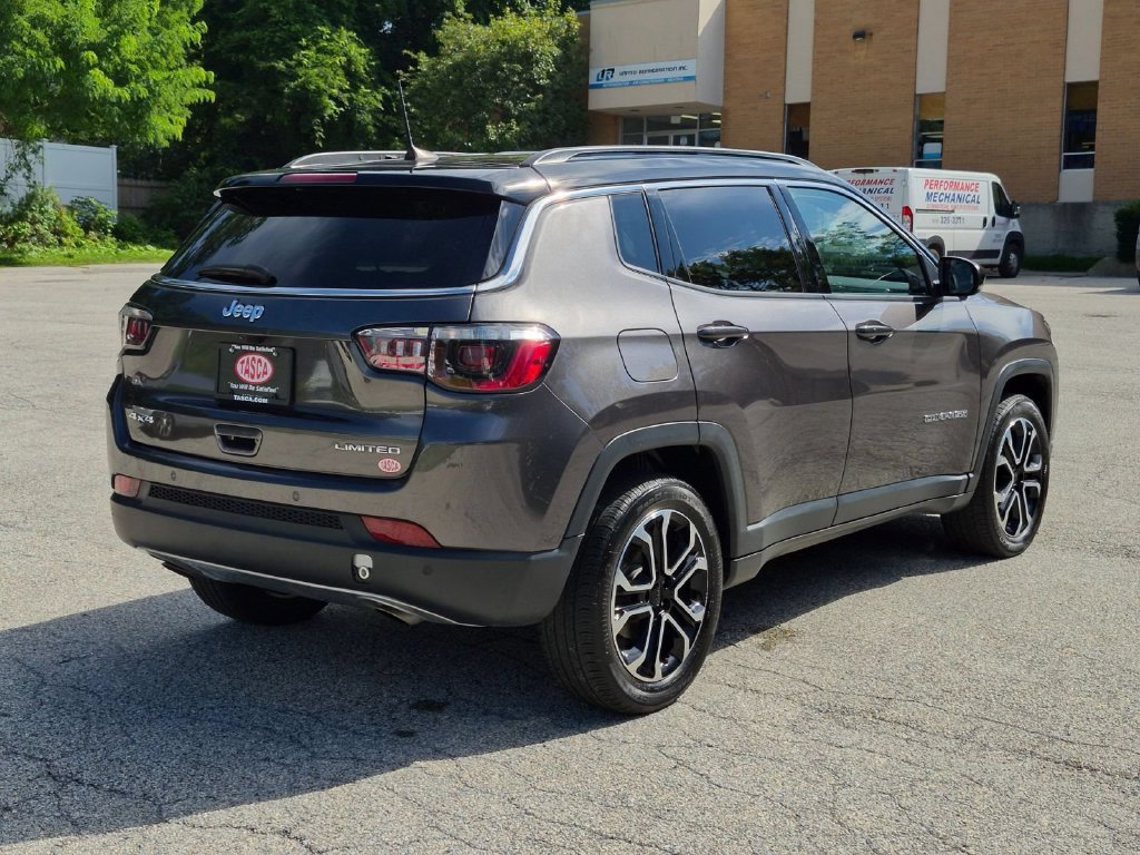 Certified 2023 Jeep Compass Limited AWD/4WD image 3
