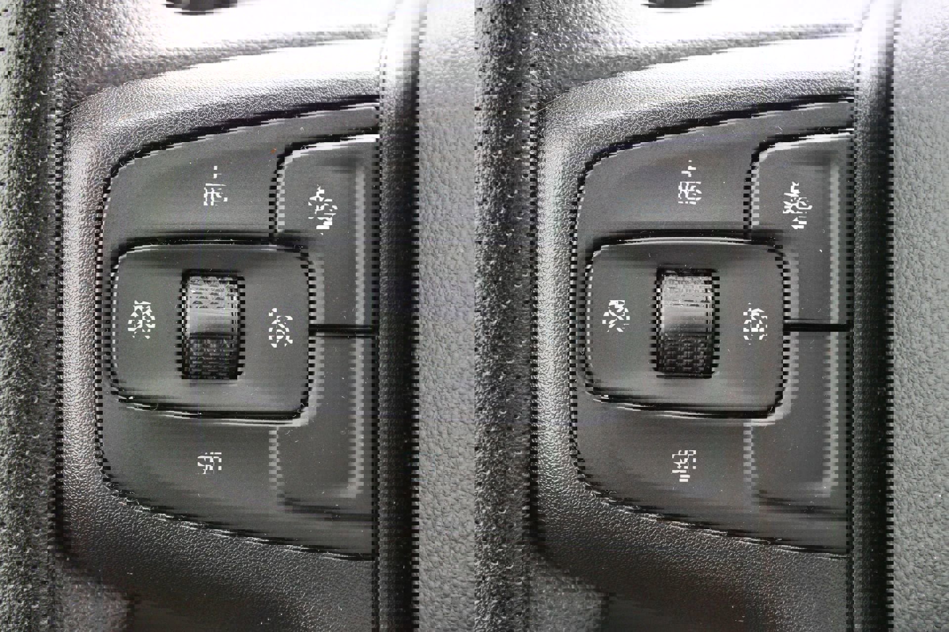 Used 2025 Chevrolet Silverado 1500 Custom Trail Boss w/ Dark Appearance Package image 33