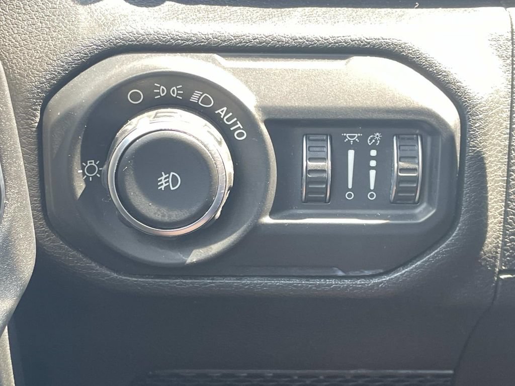 Used 2018 Jeep Wrangler Sport AWD/4WD image 26