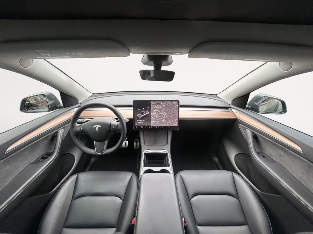 Used 2025 Tesla Model Y Performance image 13