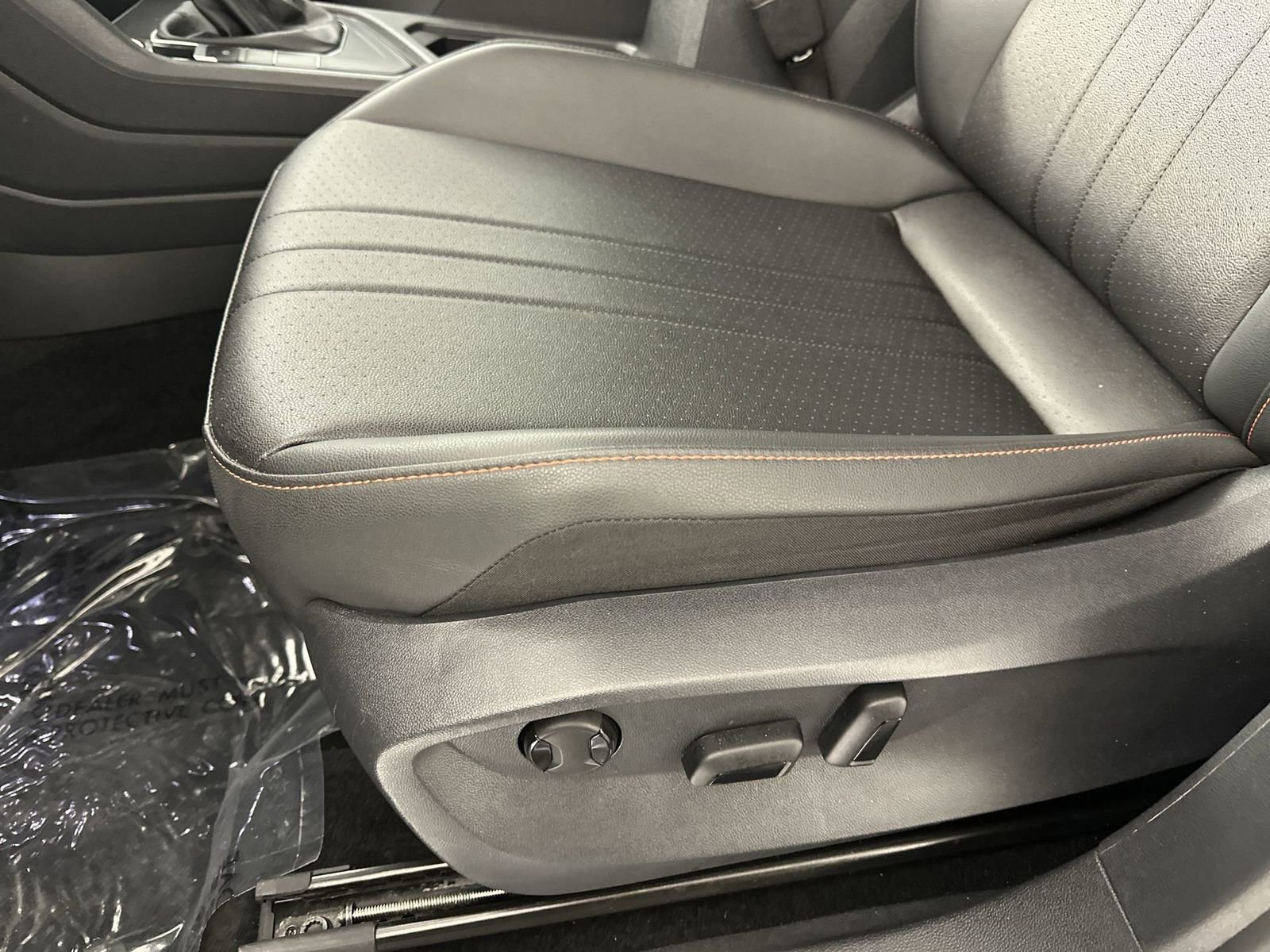 Used 2024 Volkswagen Tiguan Wolfsburg Edition image 12