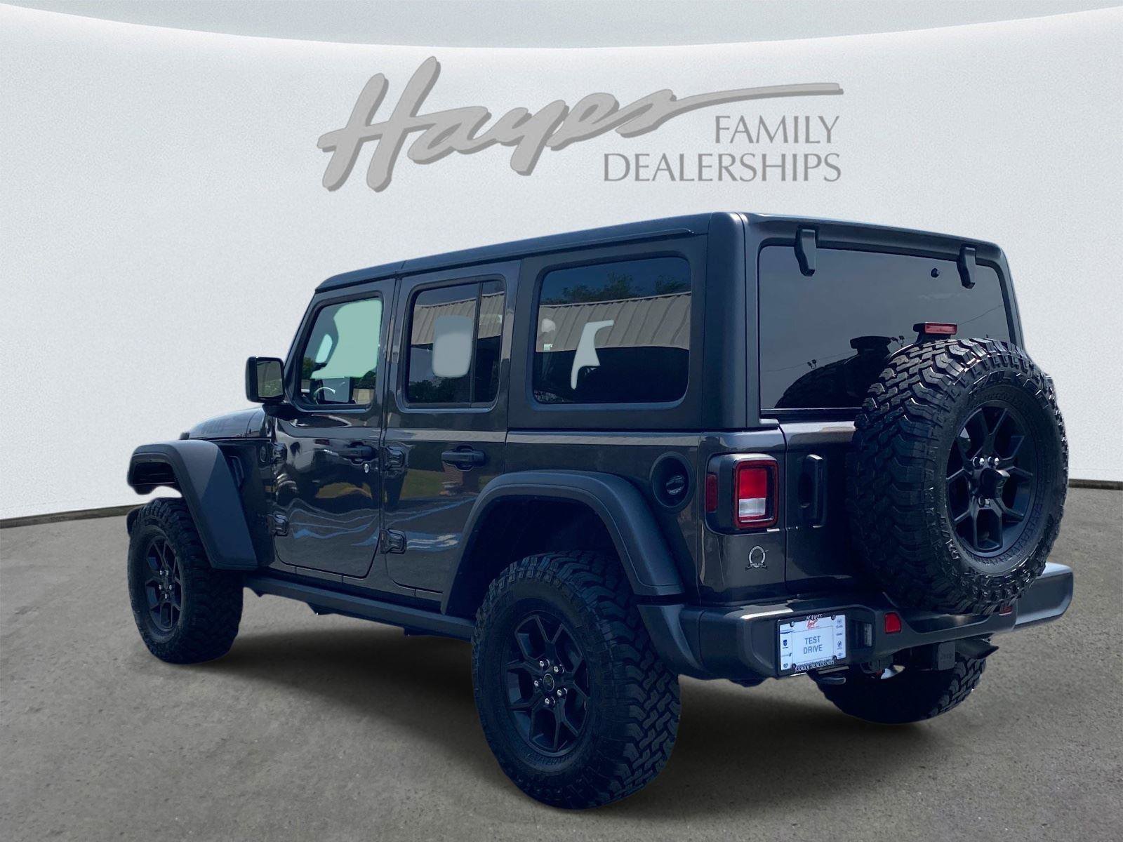 Used 2025 Jeep Wrangler Willys AWD/4WD image 6