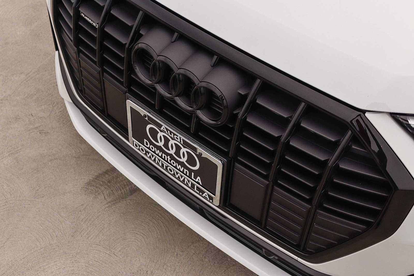 Used 2025 Audi Q3 2.0T Premium w/ Convenience Package AWD/4WD image 8