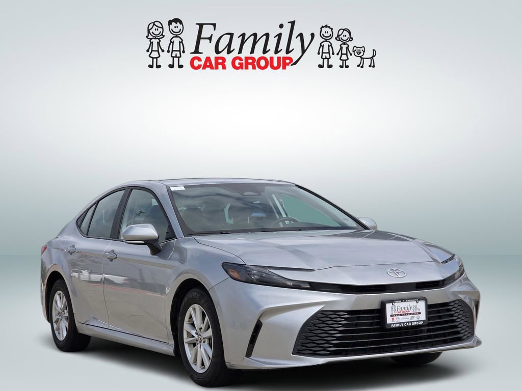 Used 2025 Toyota Camry LE FWD image 2