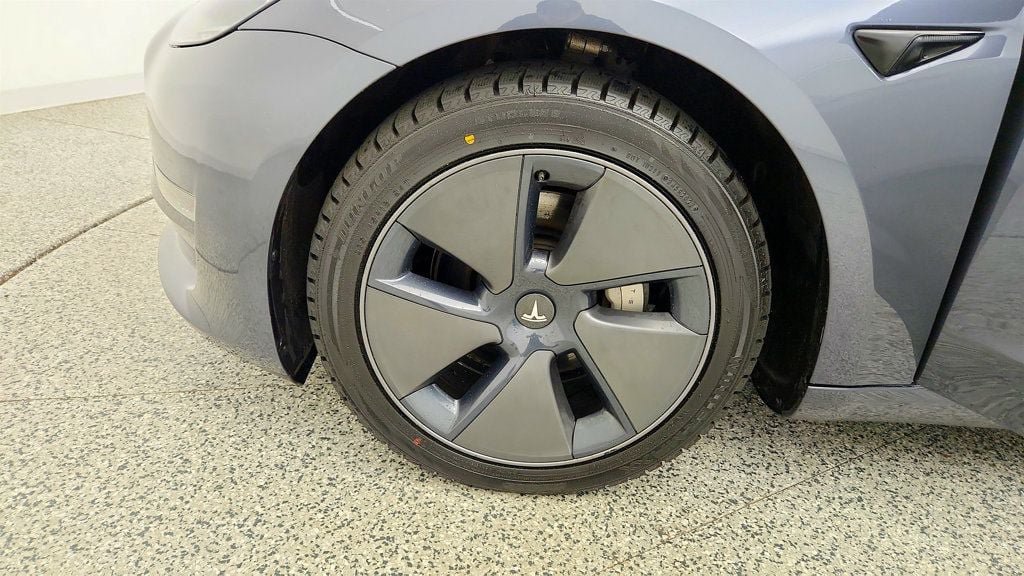 Used 2023 Tesla Model 3 Standard Range RWD image 9