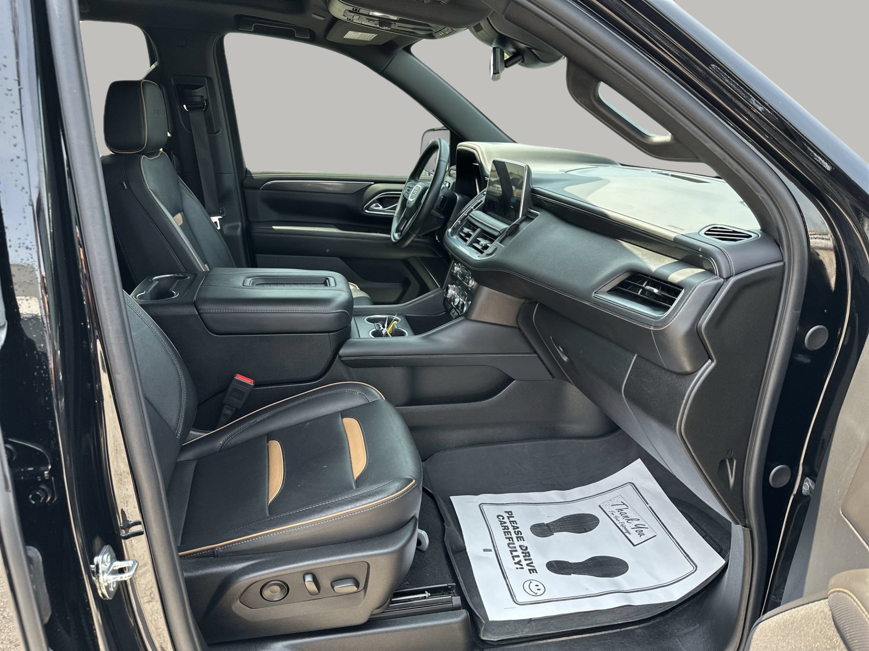Used 2024 GMC Yukon AT4 w/ Technology Package AWD/4WD image 25