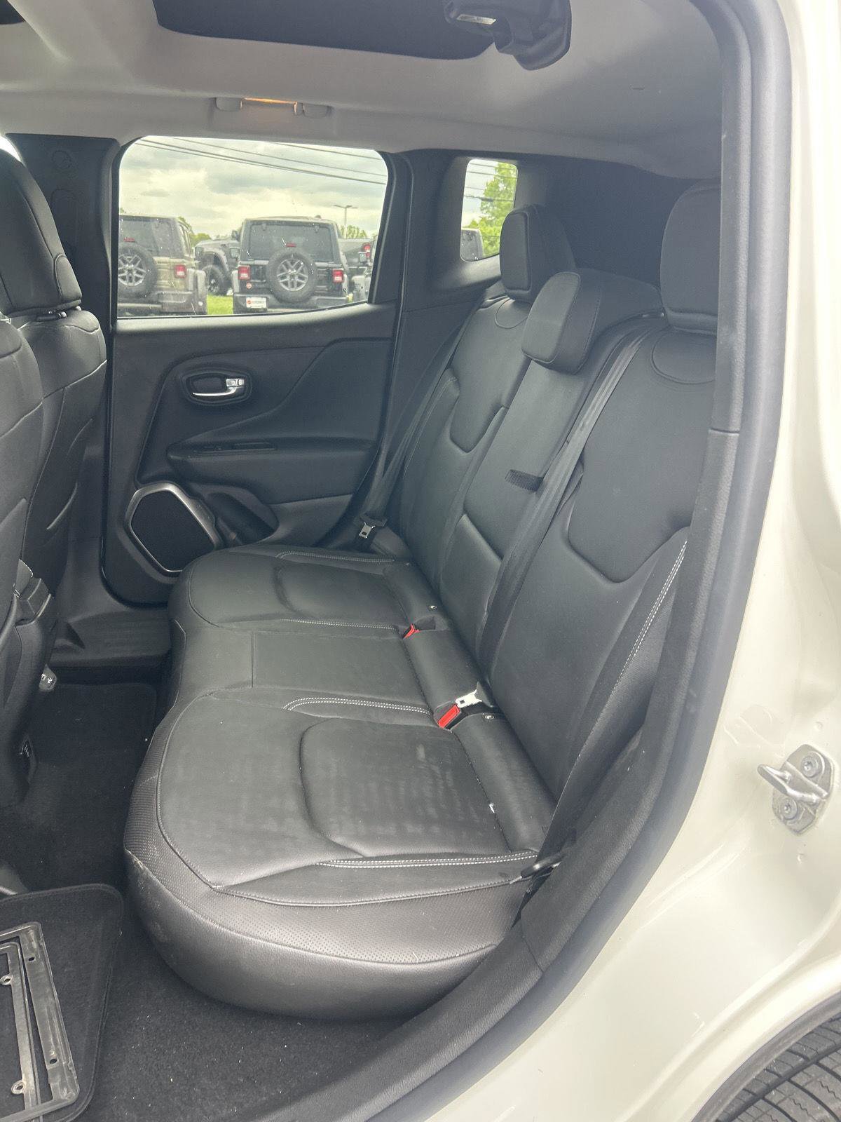 Used 2019 Jeep Renegade Limited w/ UConnect 8.4 Nav Group AWD/4WD image 7