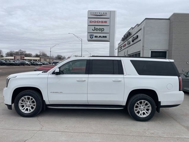 Used 2020 GMC Yukon XL SLT image 1