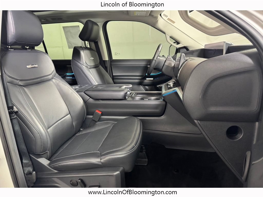 Used 2025 Ford Expedition Max Platinum w/ Driver's Package AWD/4WD image 10
