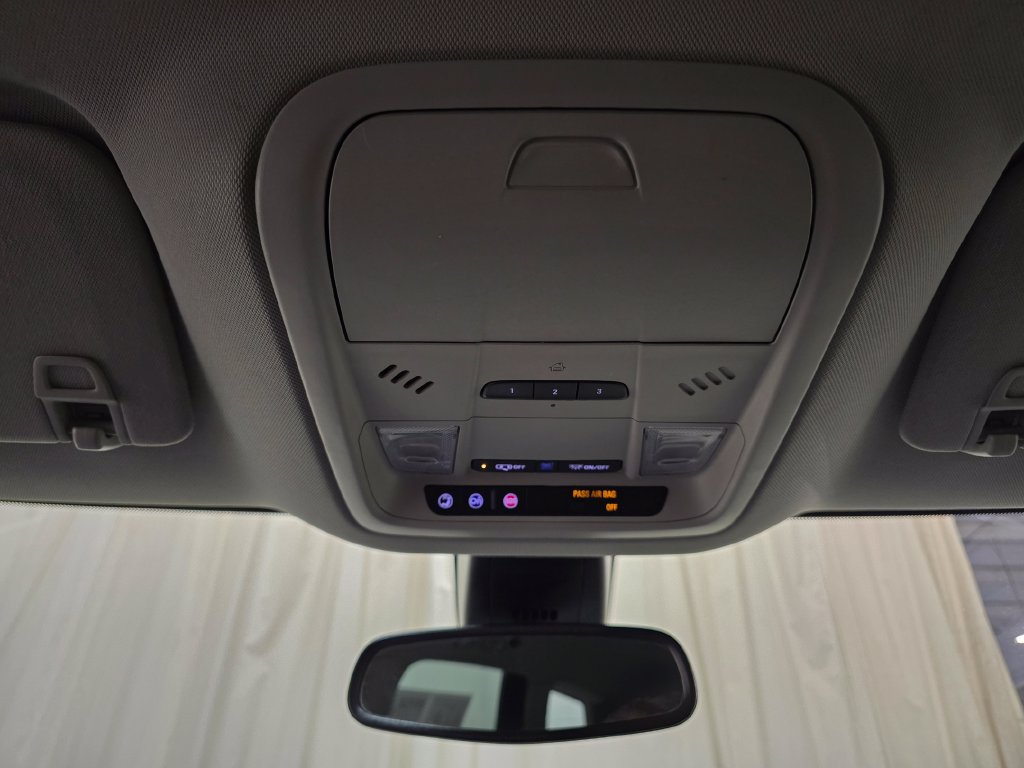 Used 2019 Buick Enclave Premium AWD/4WD image 21