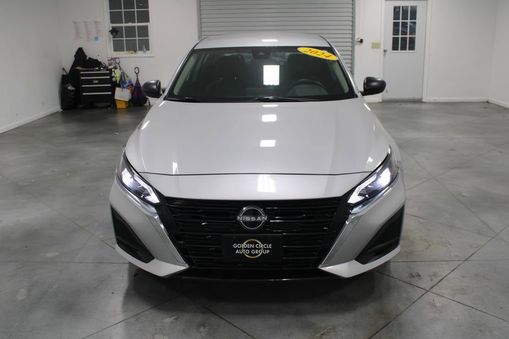 Used 2024 Nissan Altima 2.5 SV image 3