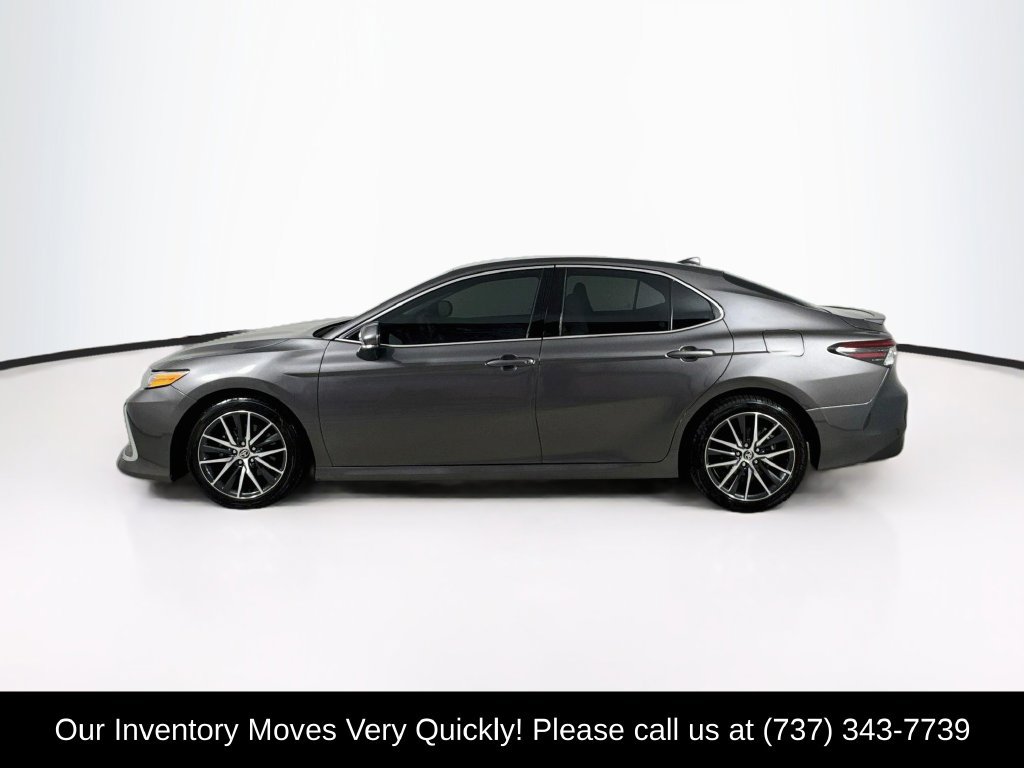 Used 2021 Toyota Camry XLE FWD image 4
