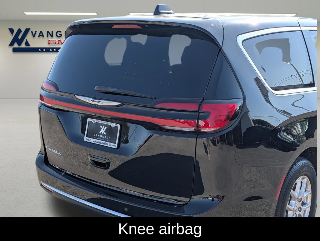 Used 2026 Chrysler Pacifica Select FWD image 7