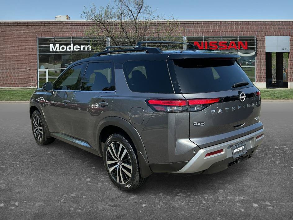 Certified 2025 Nissan Pathfinder Platinum w/ Cargo Package AWD/4WD image 2