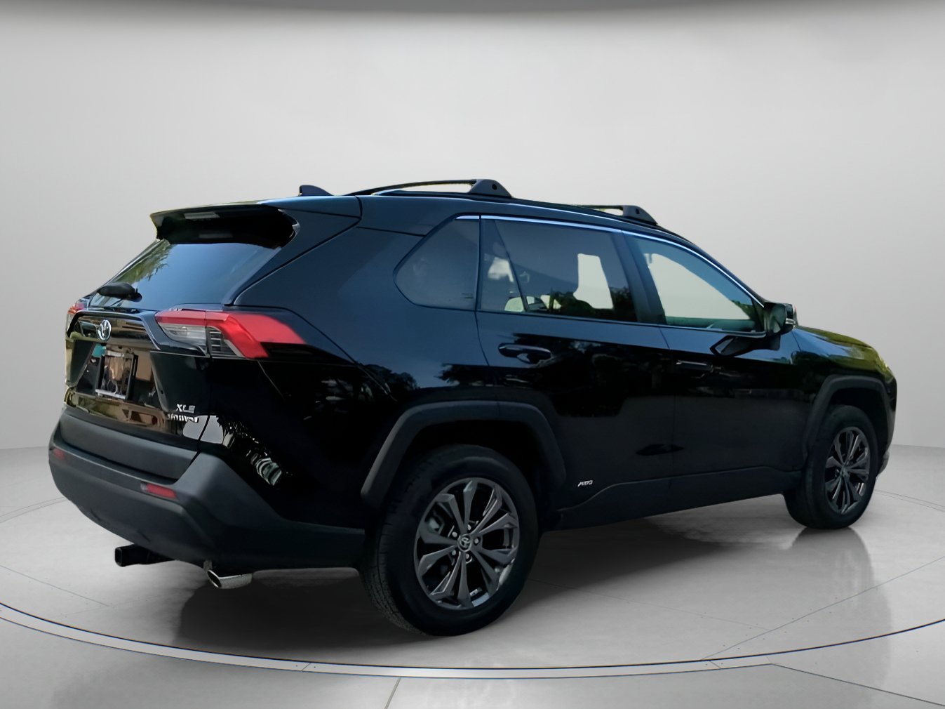Used 2023 Toyota RAV4 XLE Premium AWD/4WD image 28