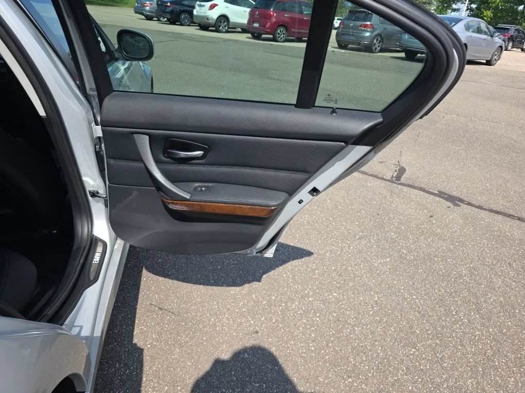 Used 2011 BMW 328i Sedan RWD image 41