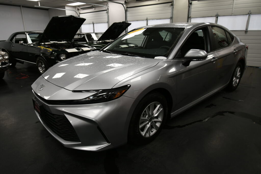 Certified 2025 Toyota Camry LE image 3