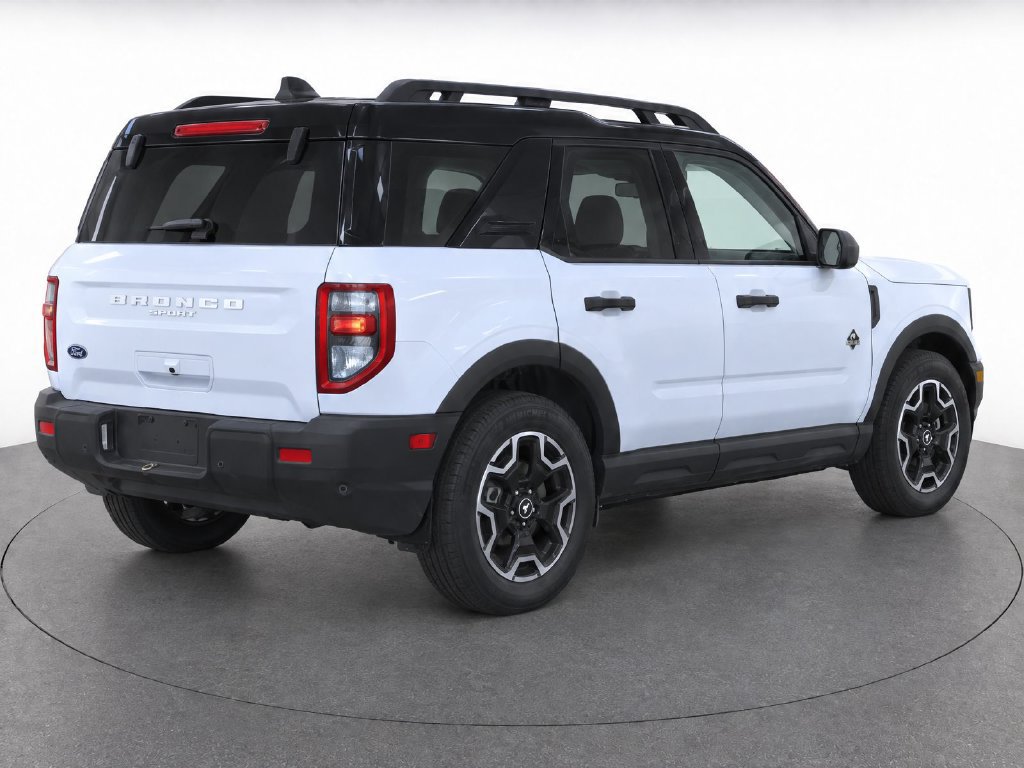 Used 2026 Ford Bronco Sport Outer Banks AWD/4WD image 4