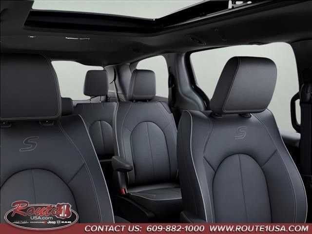 New 2027 Chrysler Pacifica Limited AWD/4WD image 27