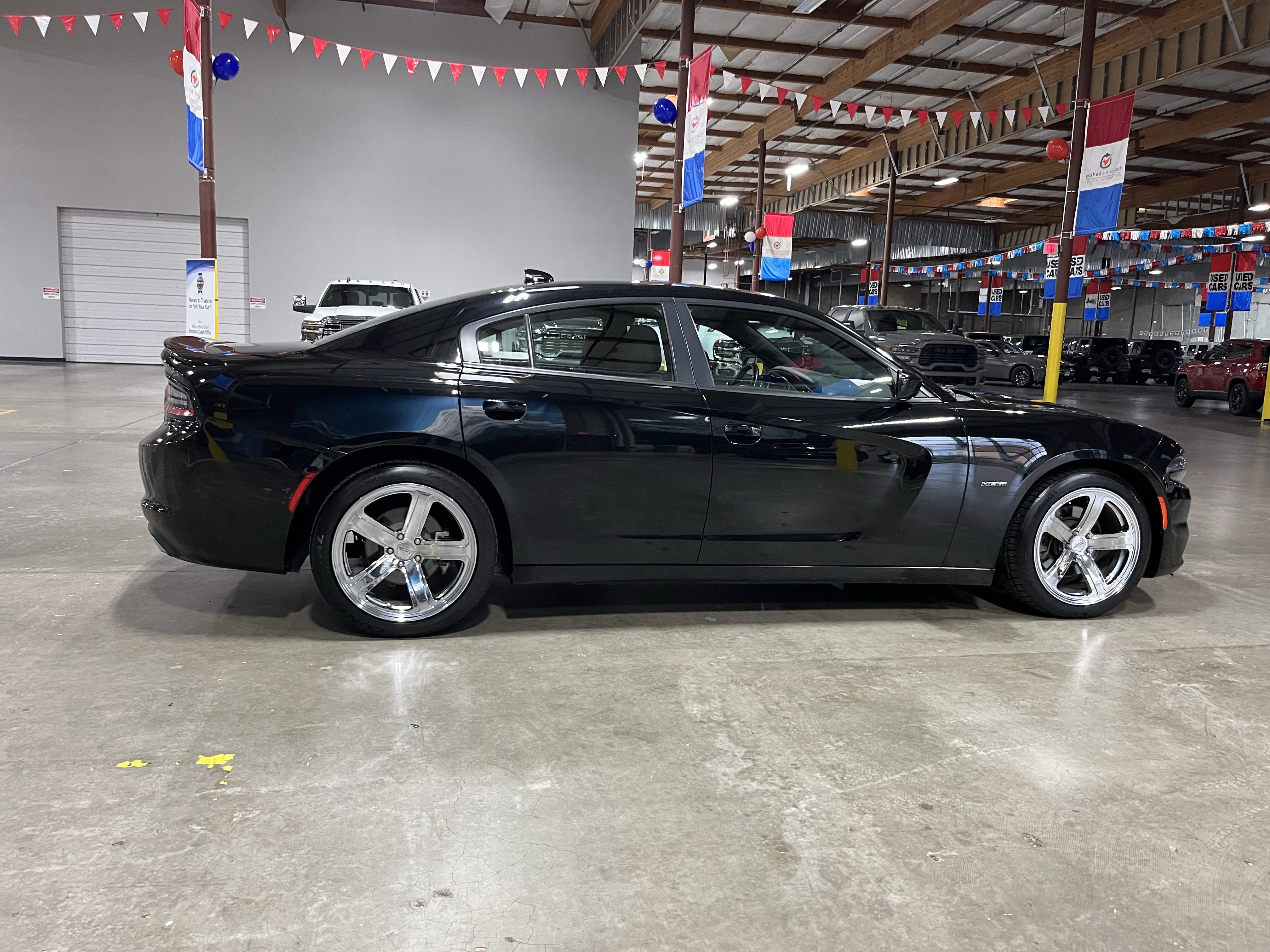 Used 2017 Dodge Charger R/T image 6