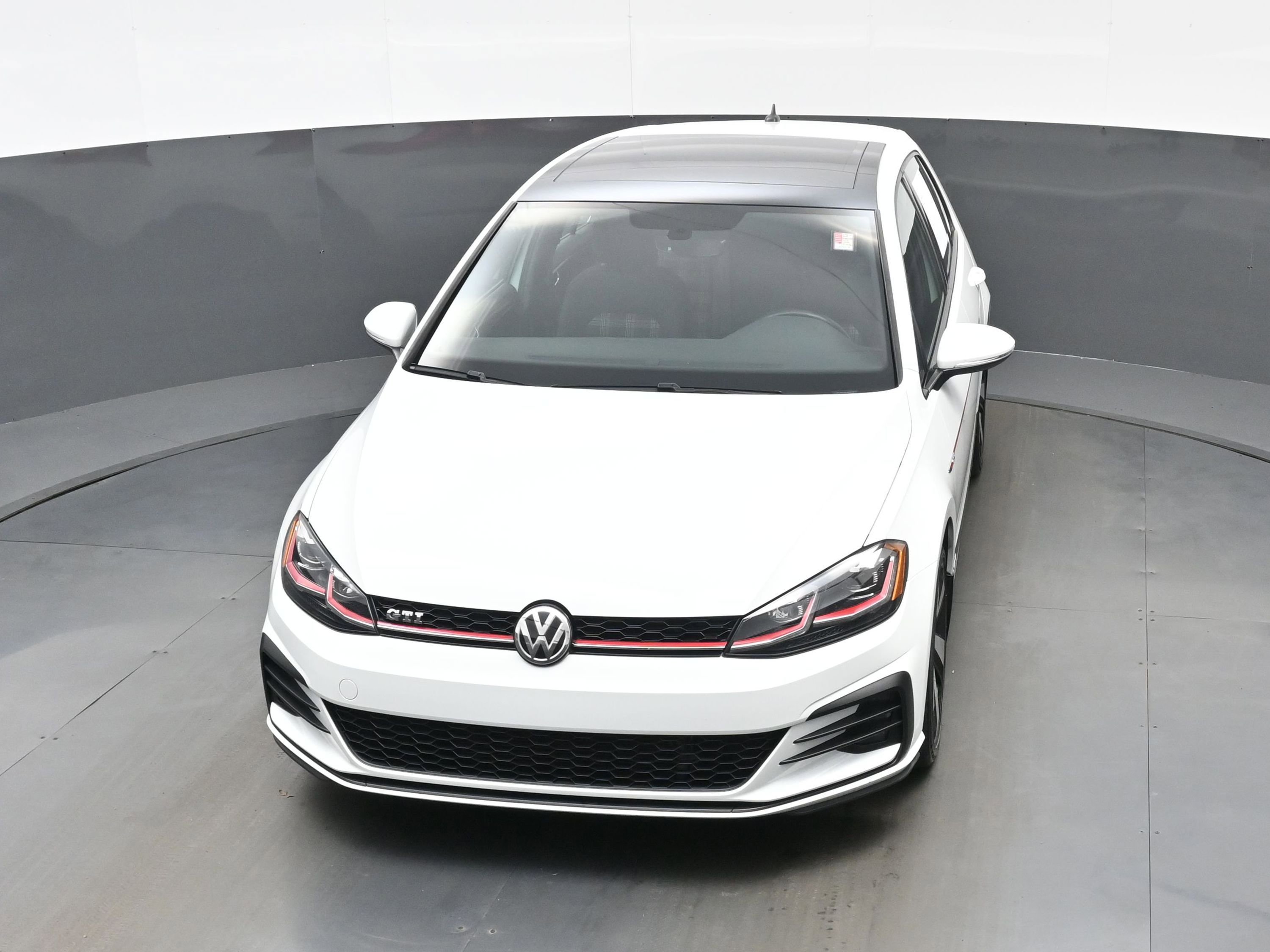 Used 2018 Volkswagen GTI SE FWD image 40